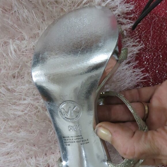 Michael Kors T strap Embellished Leather Sandals Silver Glitter sz 5.5 - Picture 14 of 14
